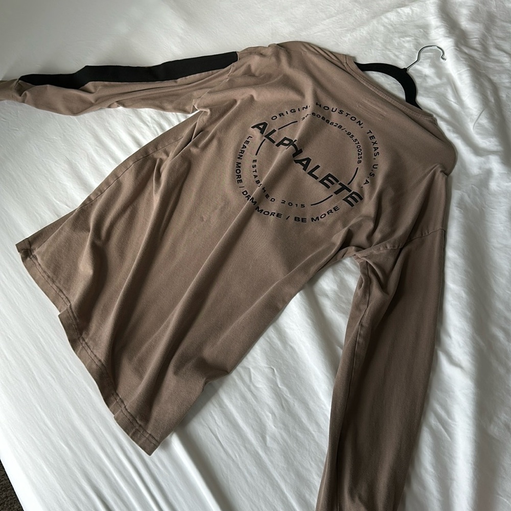 Alphalete long sleeve top